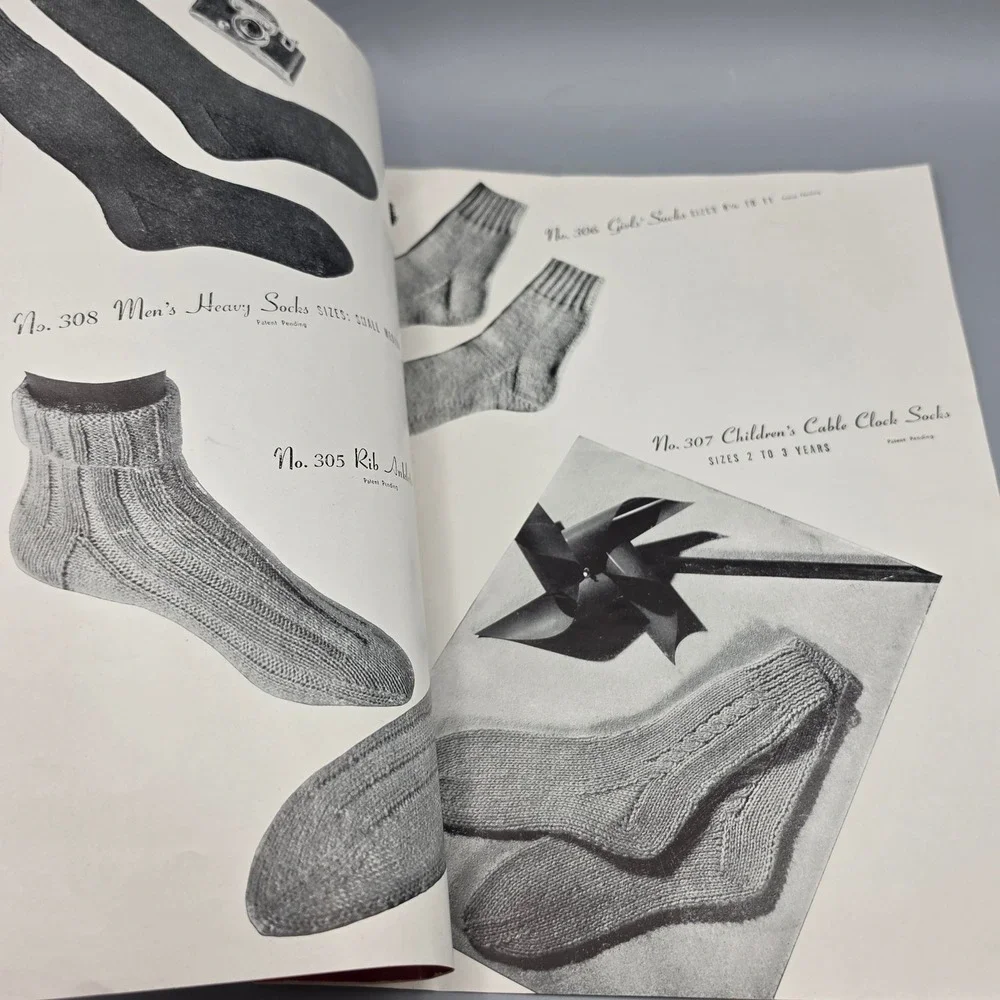 Doreen Knitting Booklet Unisex OS Red 2 Needle Socks Vol 93 Vintage 1946 Pattern